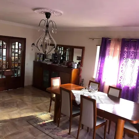 Dom wakacyjny Moradia Com Vista Para O Castelo De Obidos. Óbidos